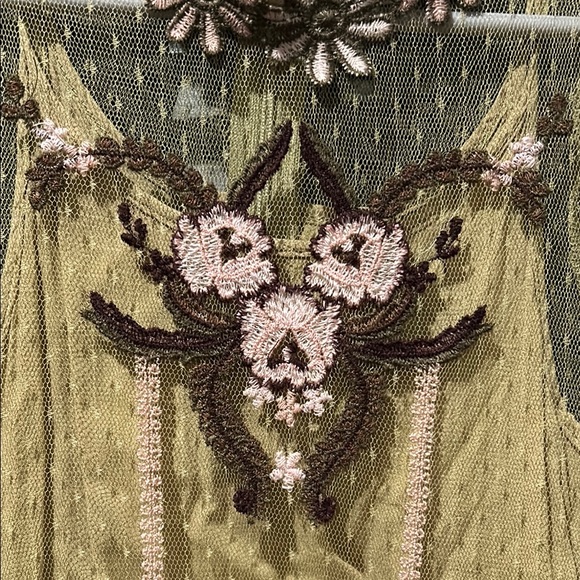 Mia Joy Girl’s Elegant Pea Green Dress, Floral Embroidery, Swiss Dot Tulle Size6 - Picture 11 of 16